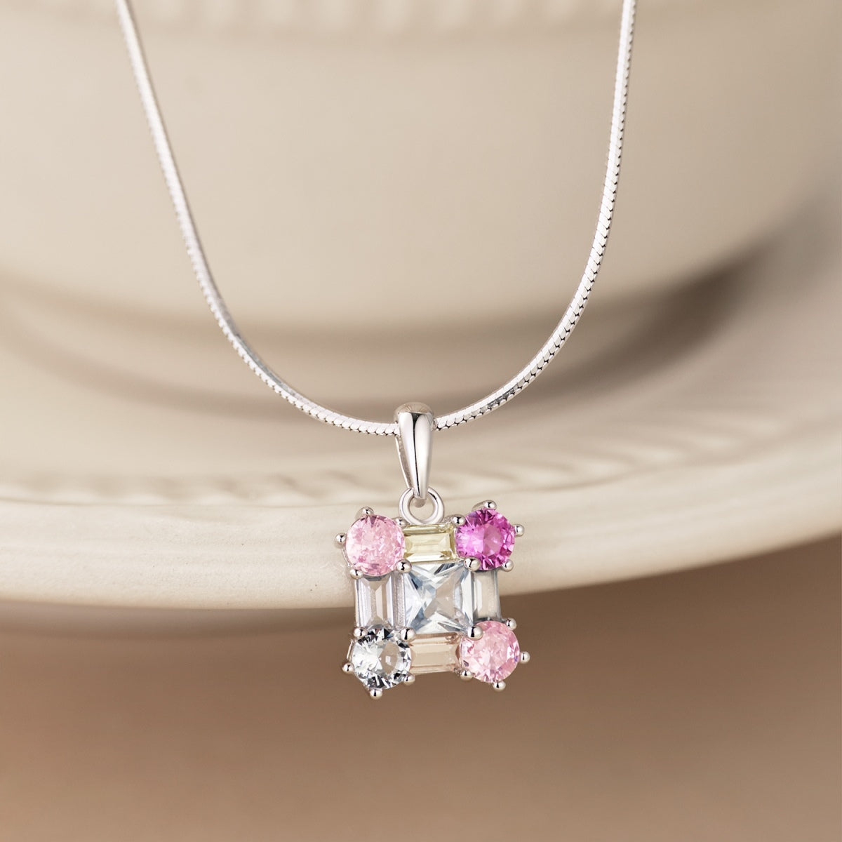 [ORA ]Gorgeous Multi Colorful Necklace