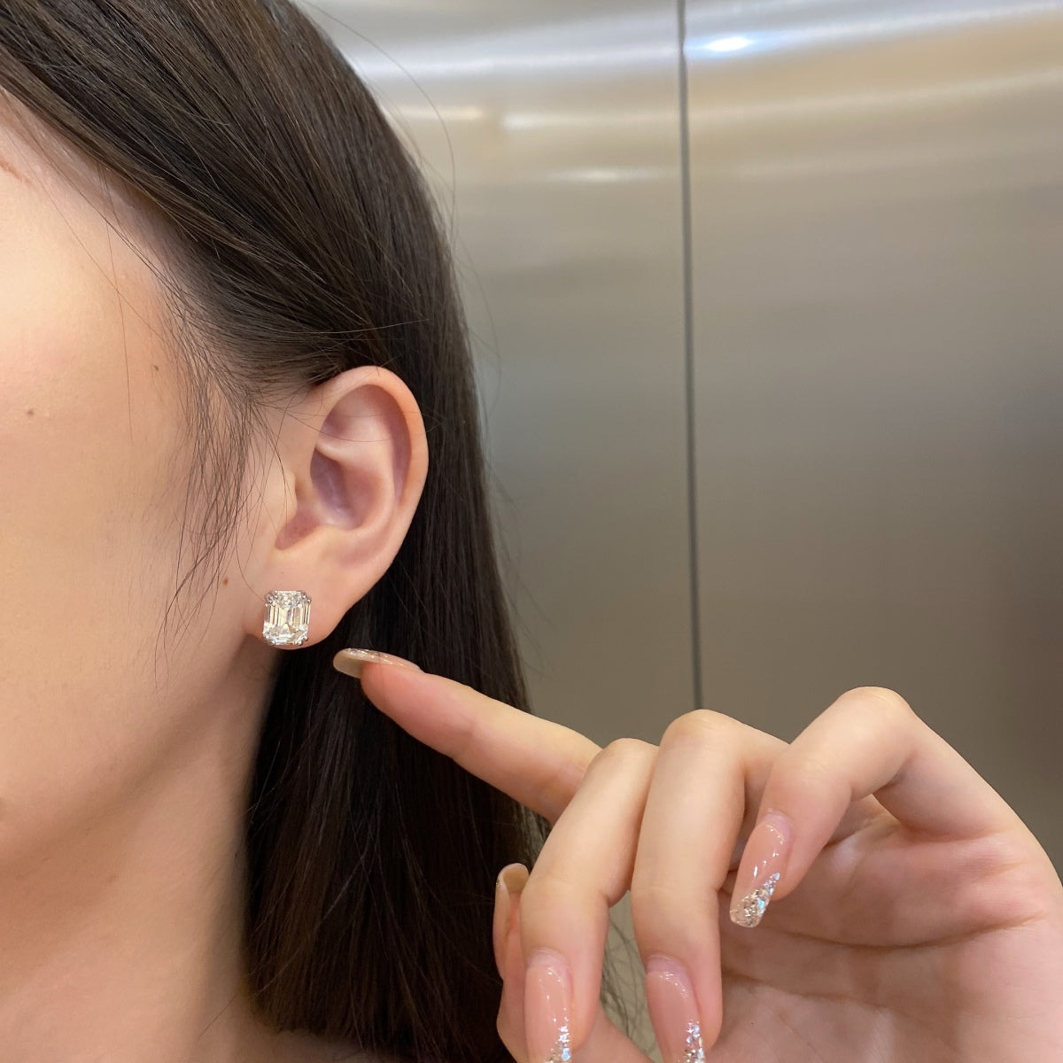 [ORA ]Dazzling Square Shape Earrings