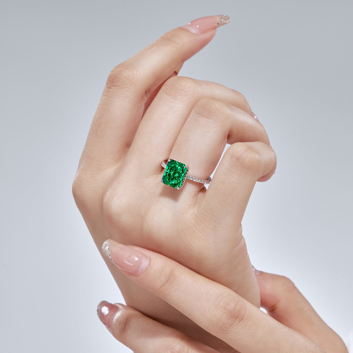 [ORA ]4.0 Carat Luxurious Engagement Ring