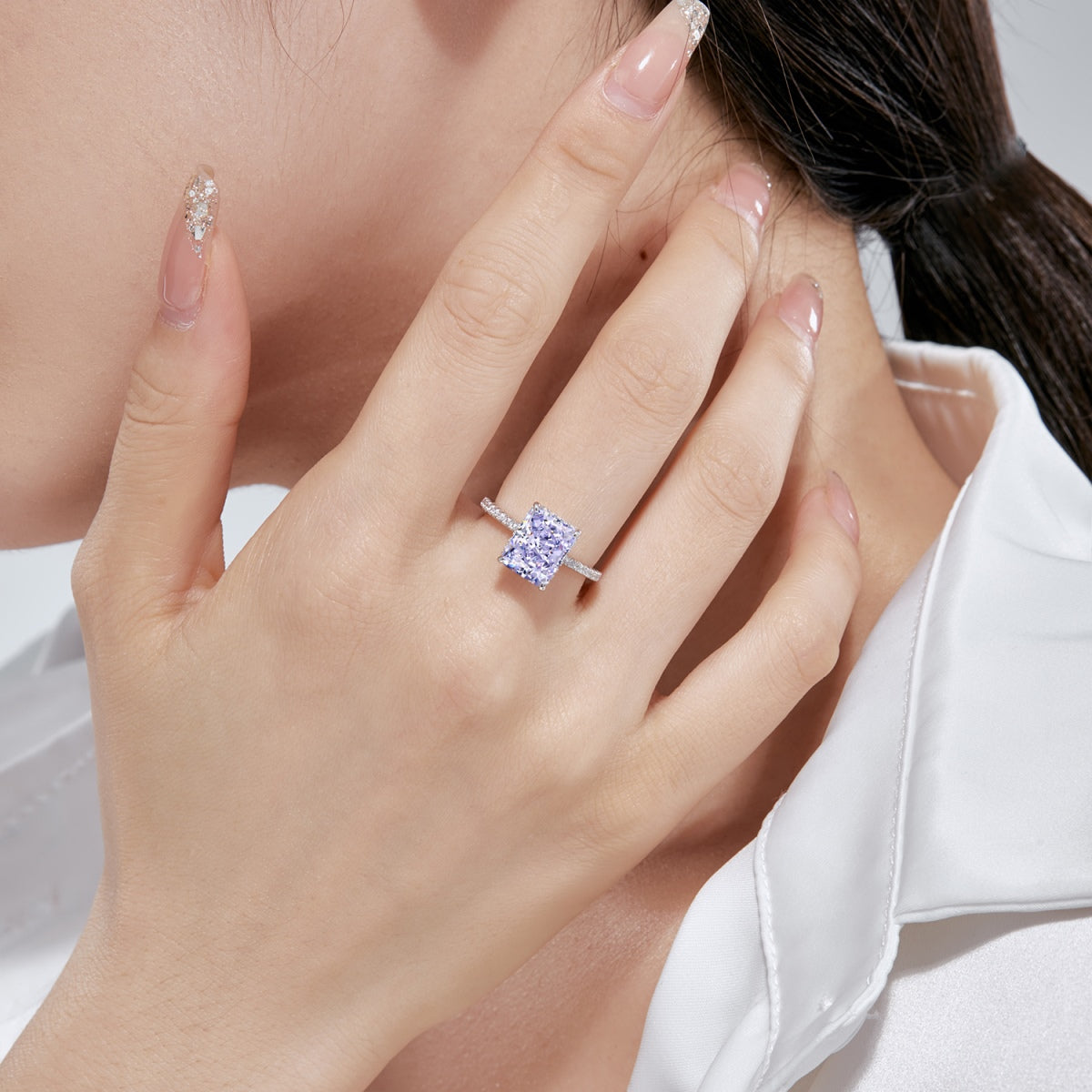 [ORA ]4.0 Carat Luxurious Engagement Ring