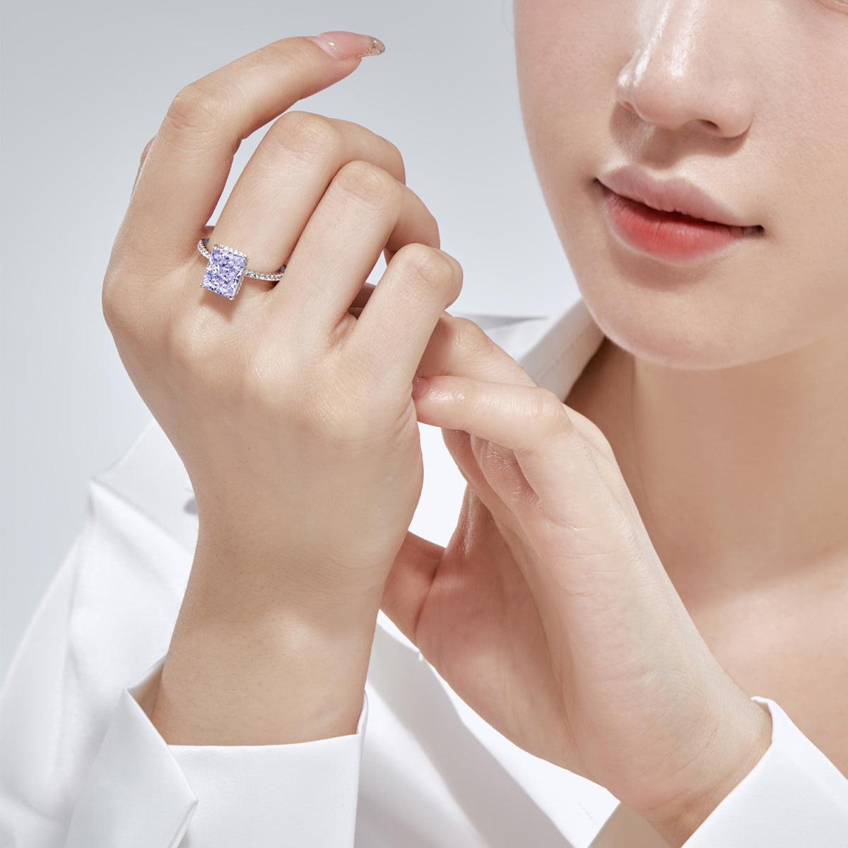 [ORA ]4.0 Carat Luxurious Engagement Ring
