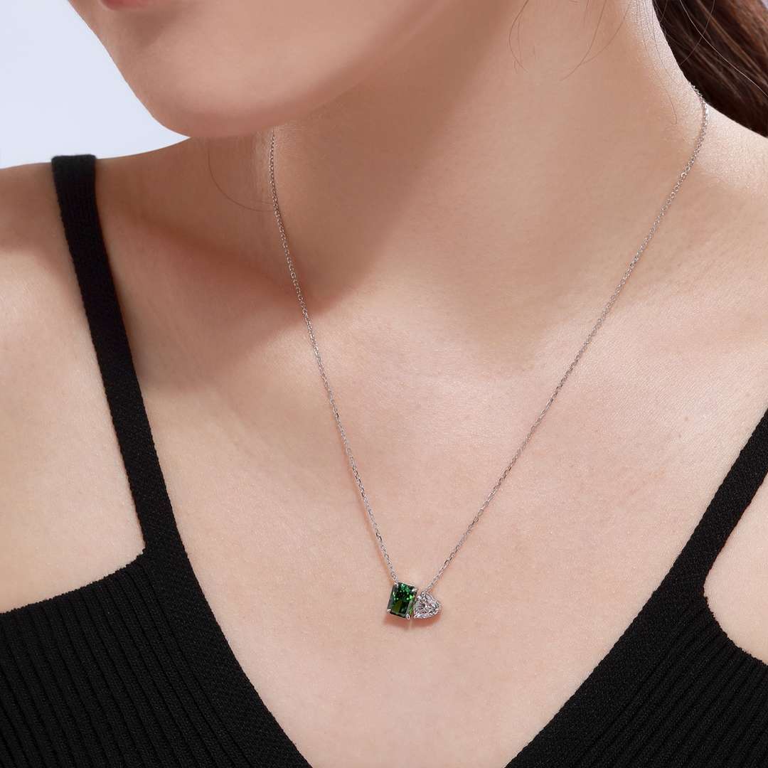 [ORA]Dazzling Square & Heart Shape Necklace