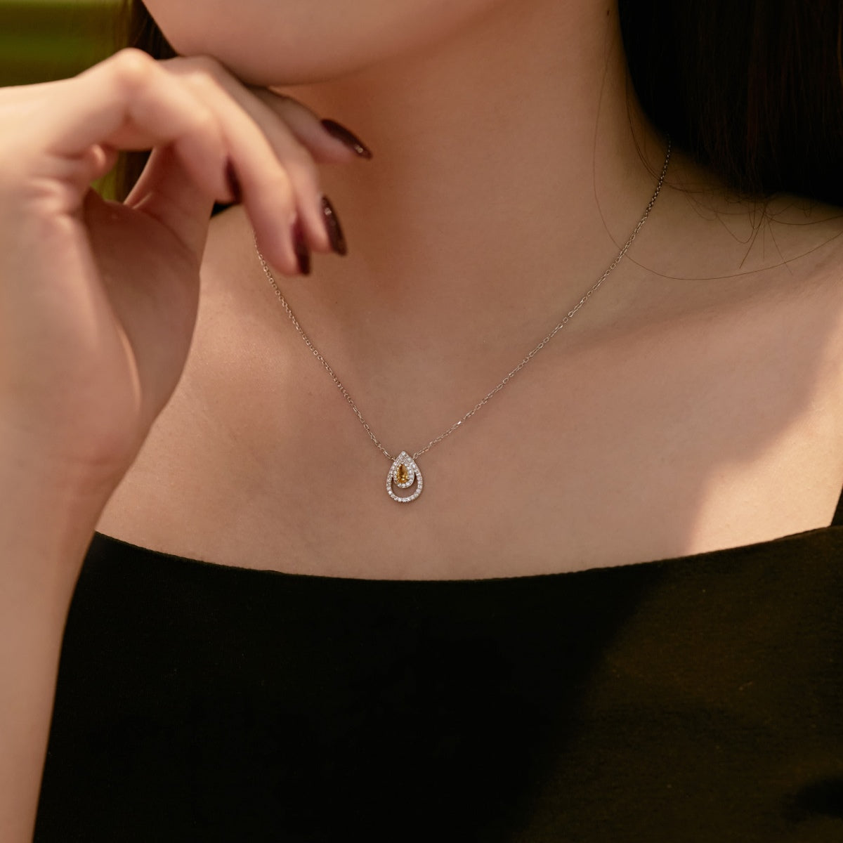 [ORA ]Sparkling Pear Cut Necklace