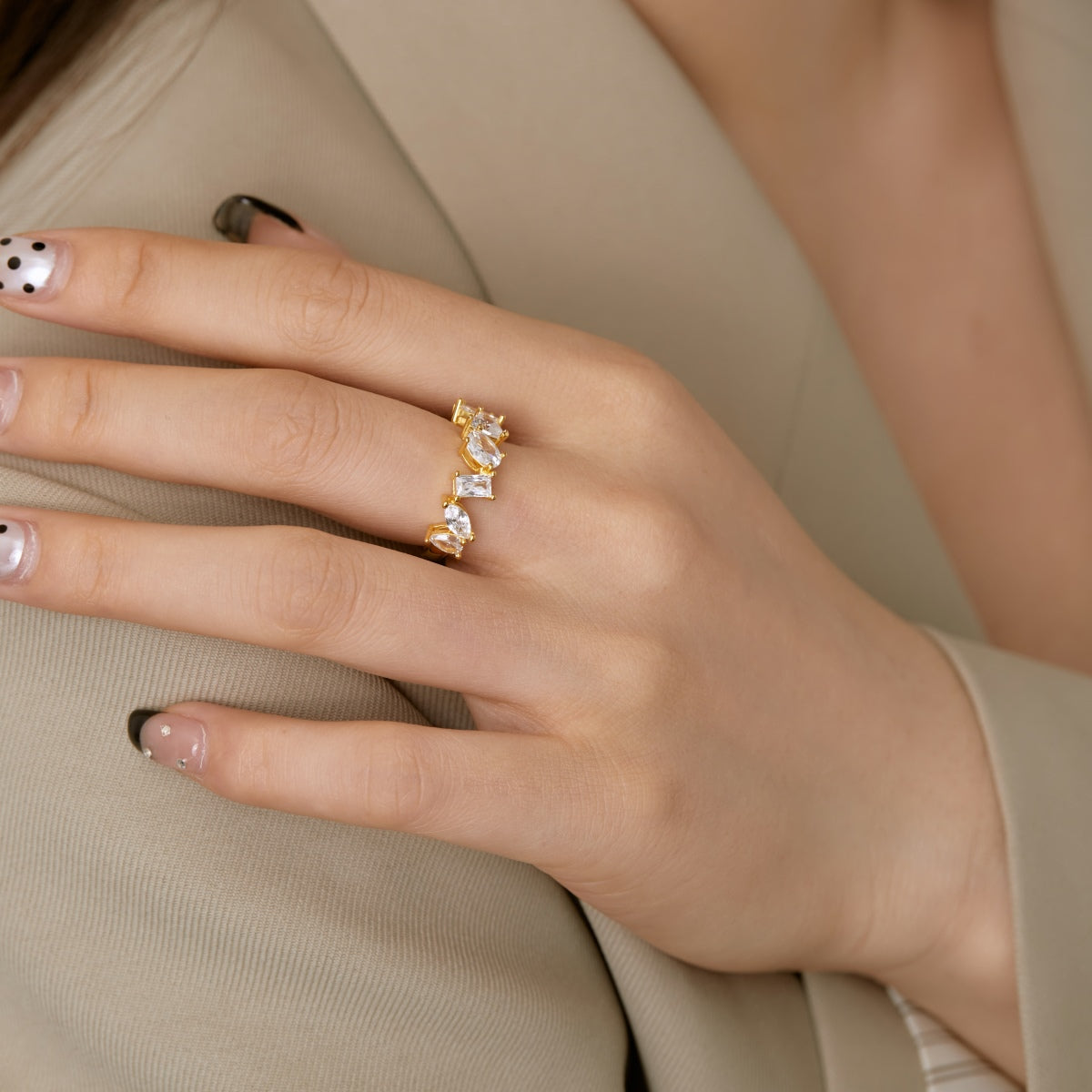 [ORA ]Delicate Multi Cut Ring