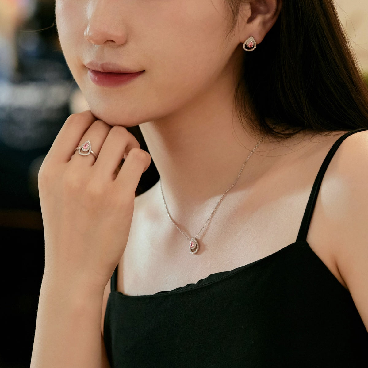 [ORA ]Sparkling Pear Cut Necklace