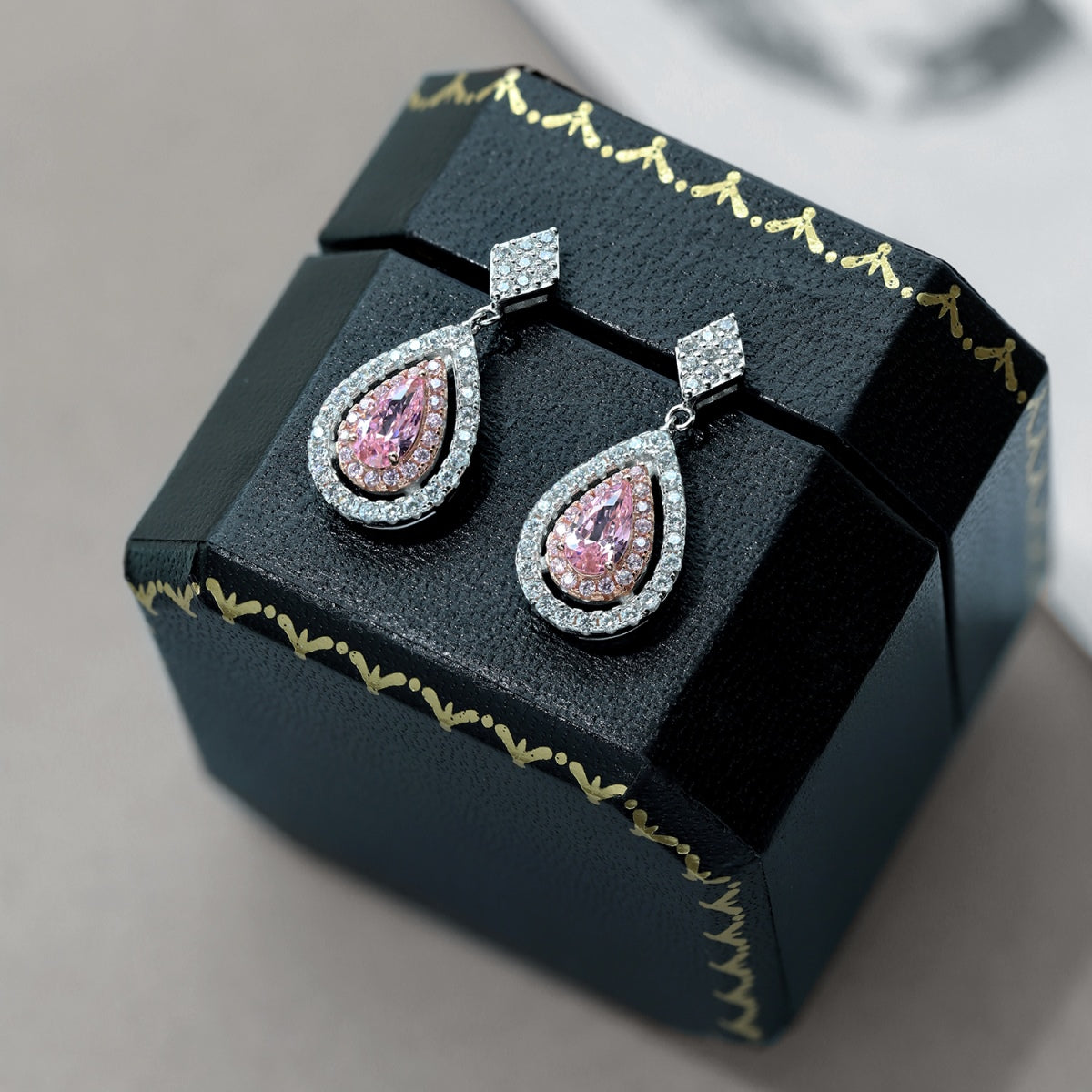 [ORA ]Ornate Delicate Water Drop Shape Banquet Earrings