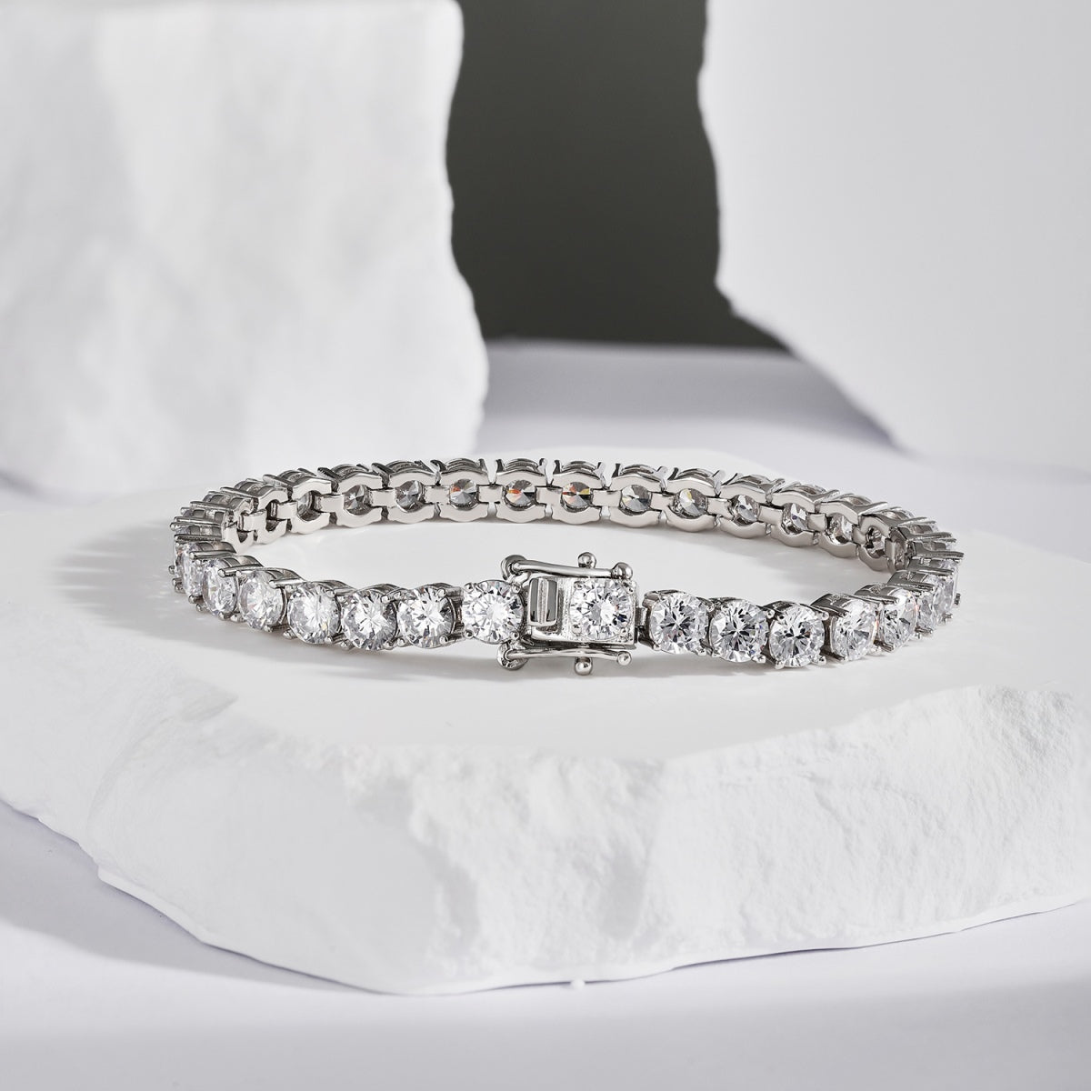 [ORA ]Ornate Sparkling Round Cut Wedding Bracelet