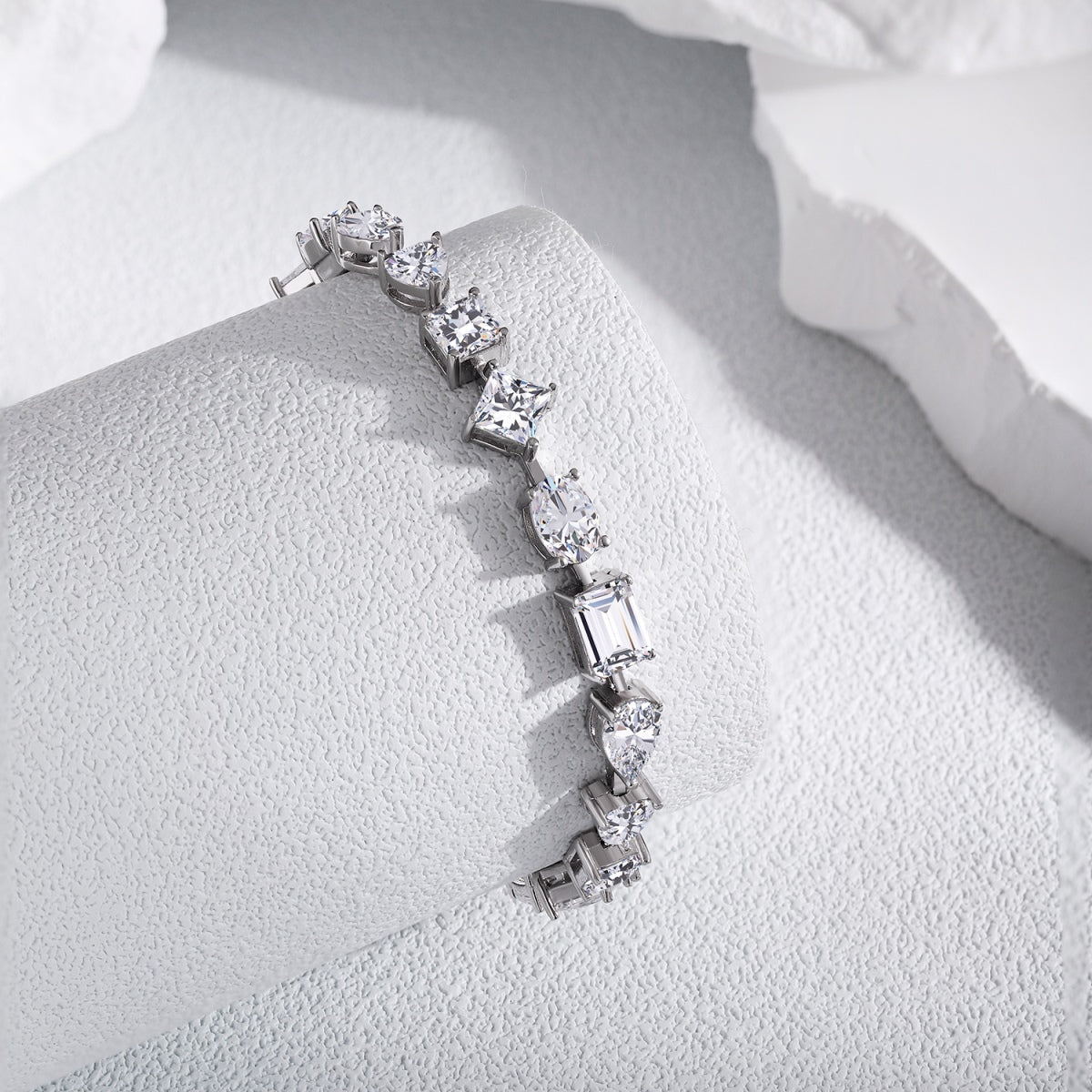 [ORA ]Unique Exquisite Multi Cut Daily Bracelet