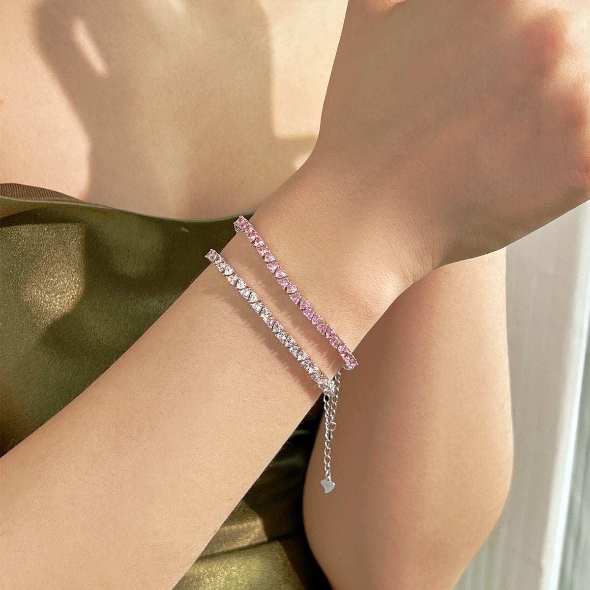 [ORA ]Dazzling Romantic Heart Shape Lover Bracelet