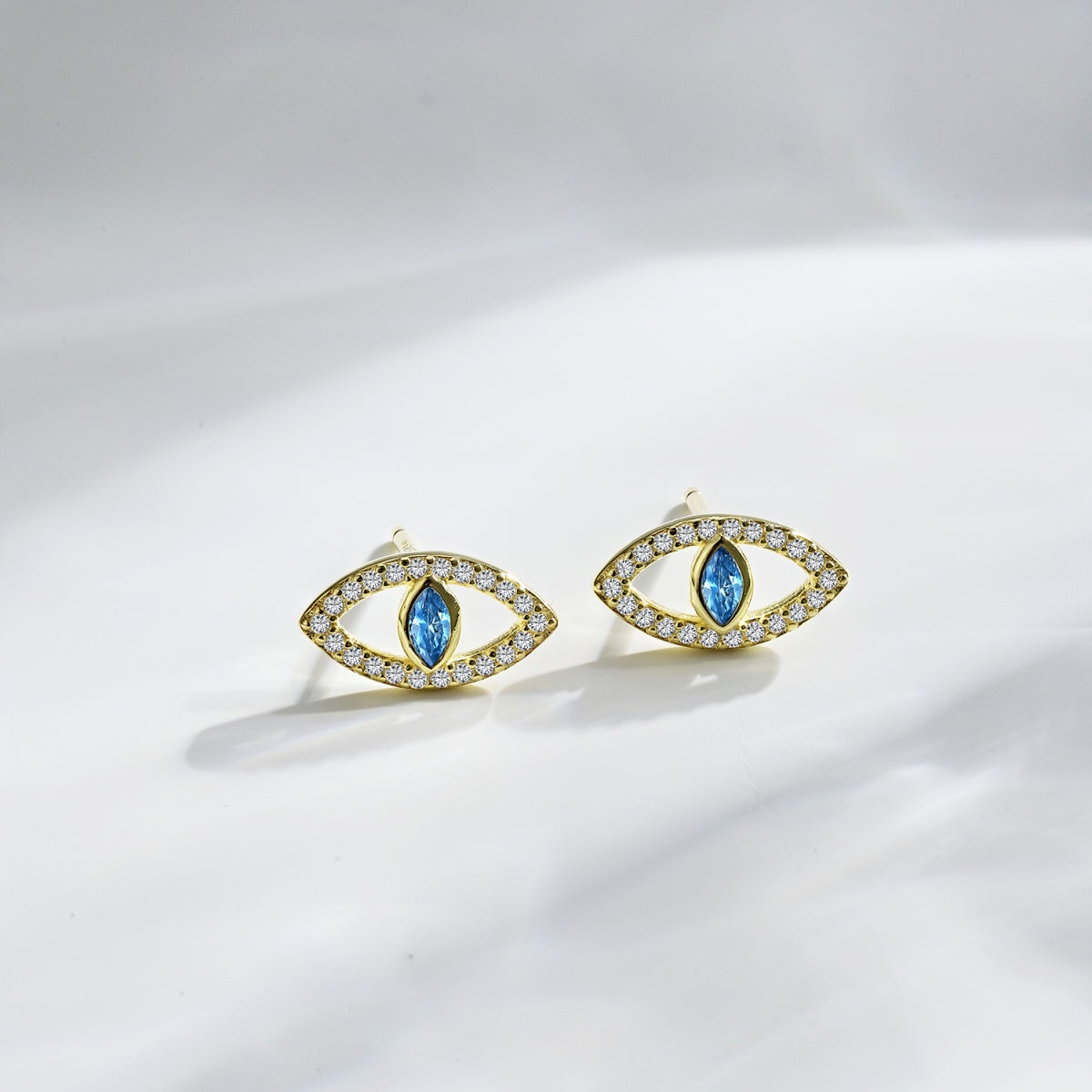 [ORA ]Blue Devil Eyes Hollow Stud Earrings
