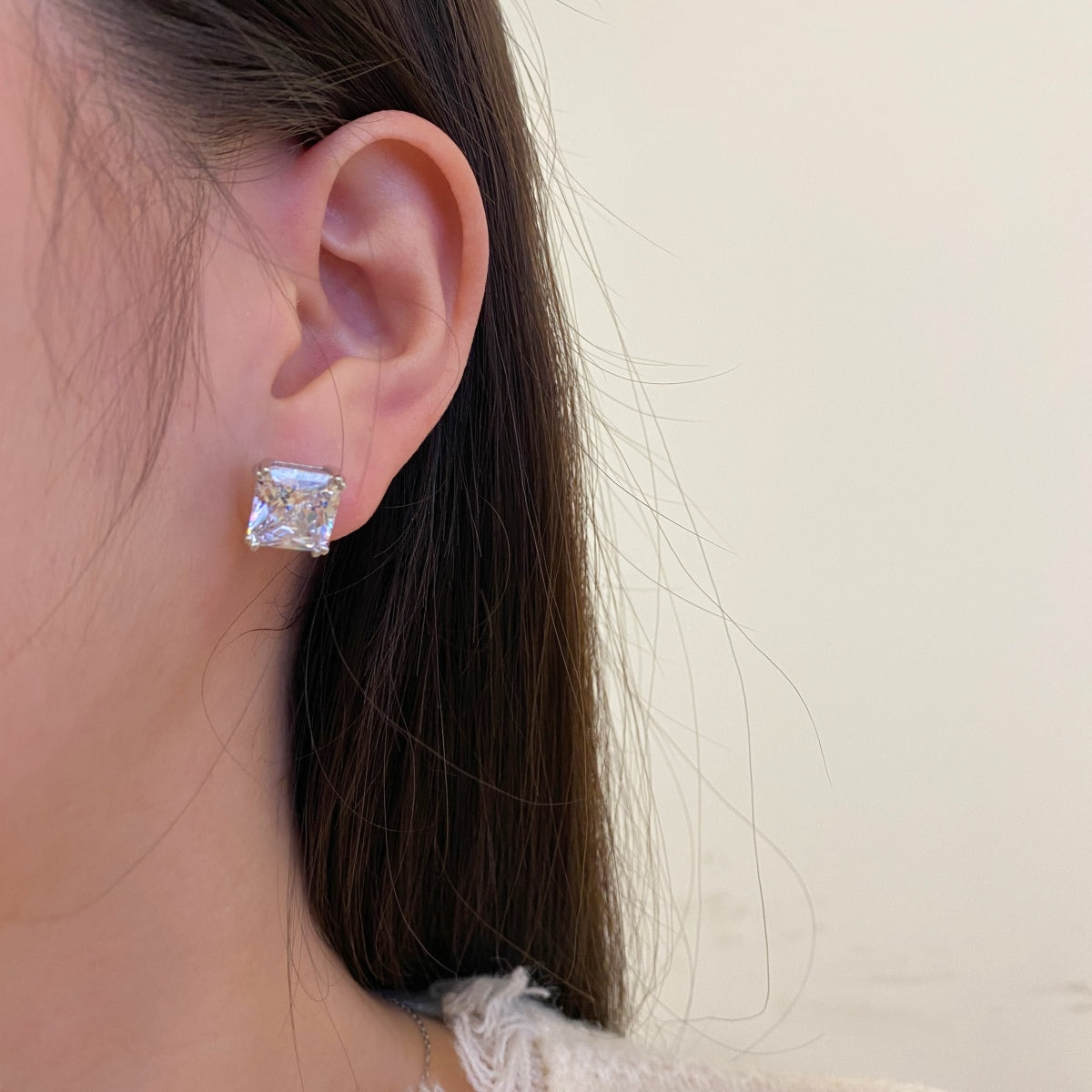 [ORA ]Delicate Square Shape Earrings