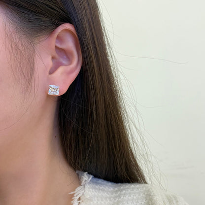 [ORA ]Stylish Shiny Square Center Stone Stud Earrings
