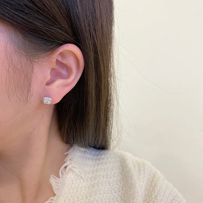 [ORA ]Classic Round Center Stone Stud Earrings