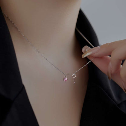[ORA]Unique Heart Shape Key Pendent Necklace