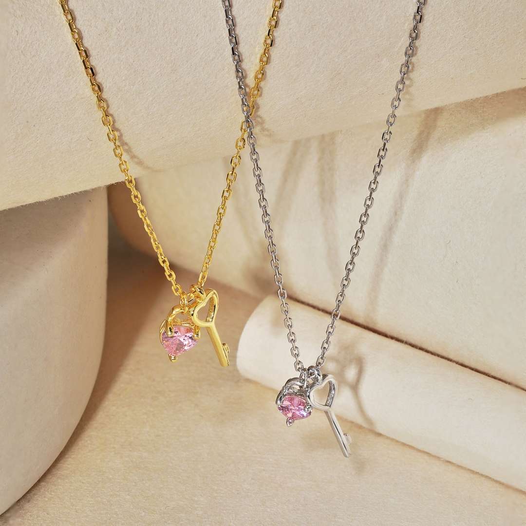 [ORA]Unique Heart Shape Key Pendent Necklace