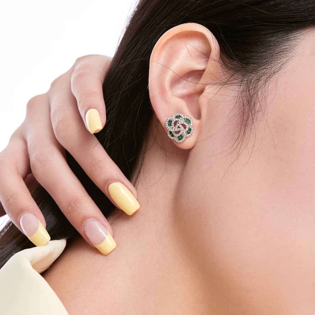 [ORA ]Exquisite Flower Shape Daily Earrings