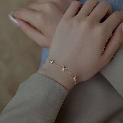 [ORA ]Radiant Butterfly Shape Necklace