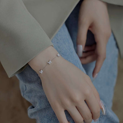 [ORA ]Radiant Butterfly Shape Necklace