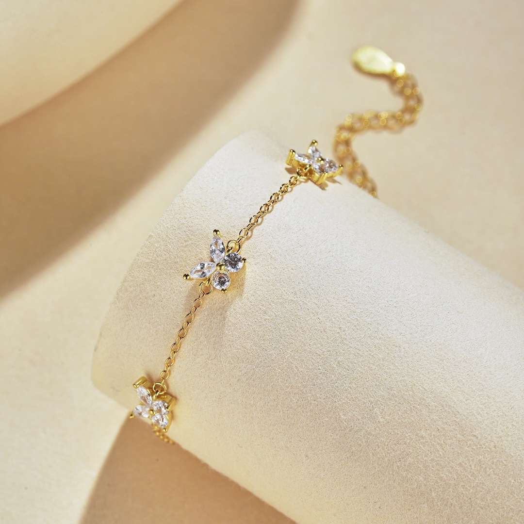 [ORA ]Radiant Butterfly Shape Necklace