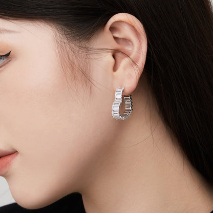 [ORA ]Radiant Heart Cutout Earrings
