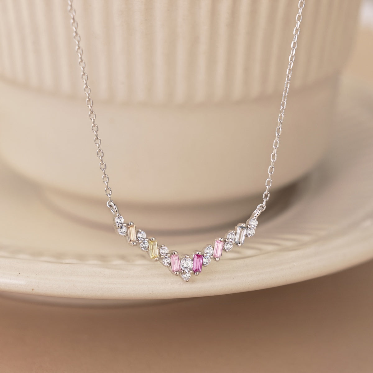 [ORA ]Dazzling Rainbow Necklace