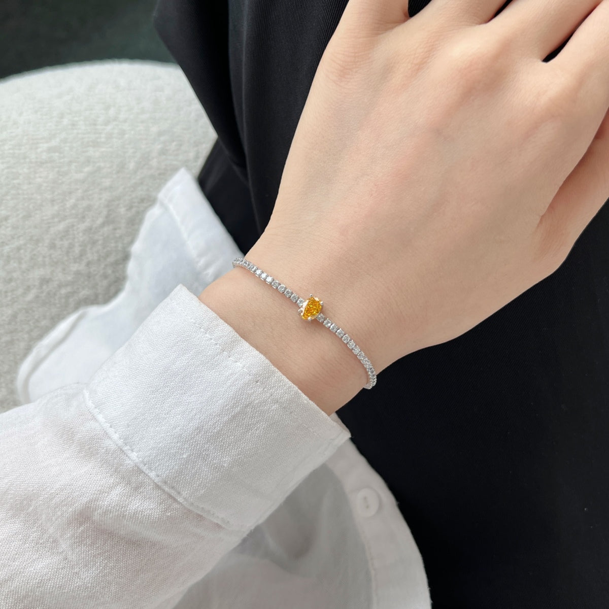 [ORA ]0.75 Carat Exquisite Oval Cut Daily Bracelet