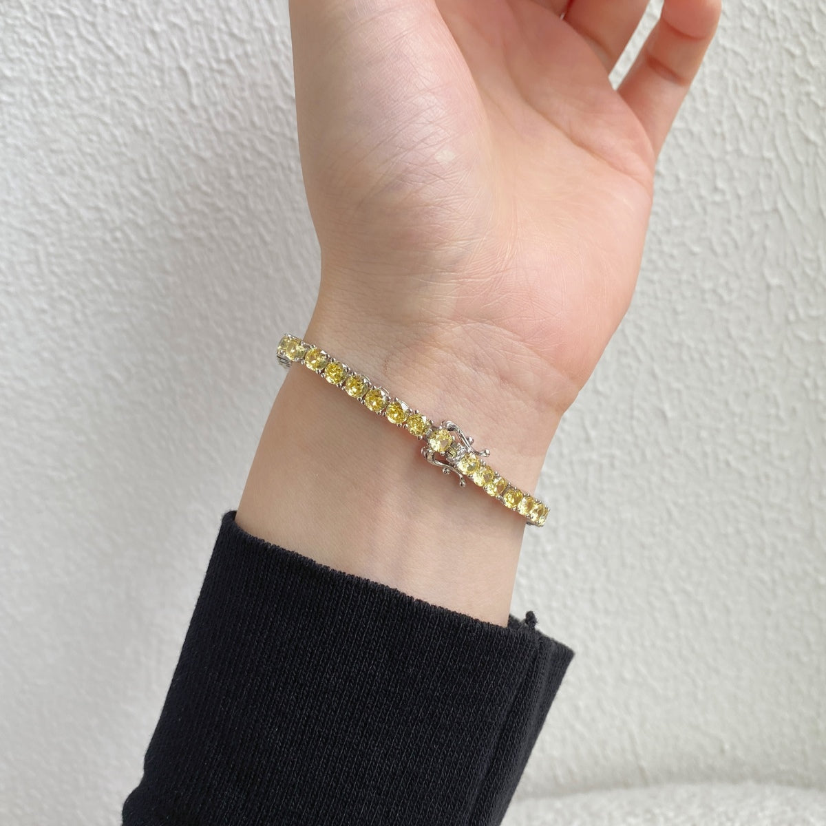 [ORA ]Ornate Dazzling Round Cut Tennis Bracelet