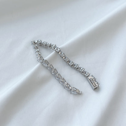 [ORA ]0.75 Carat Elegant Romantic Heart Shape Lover Bracelet
