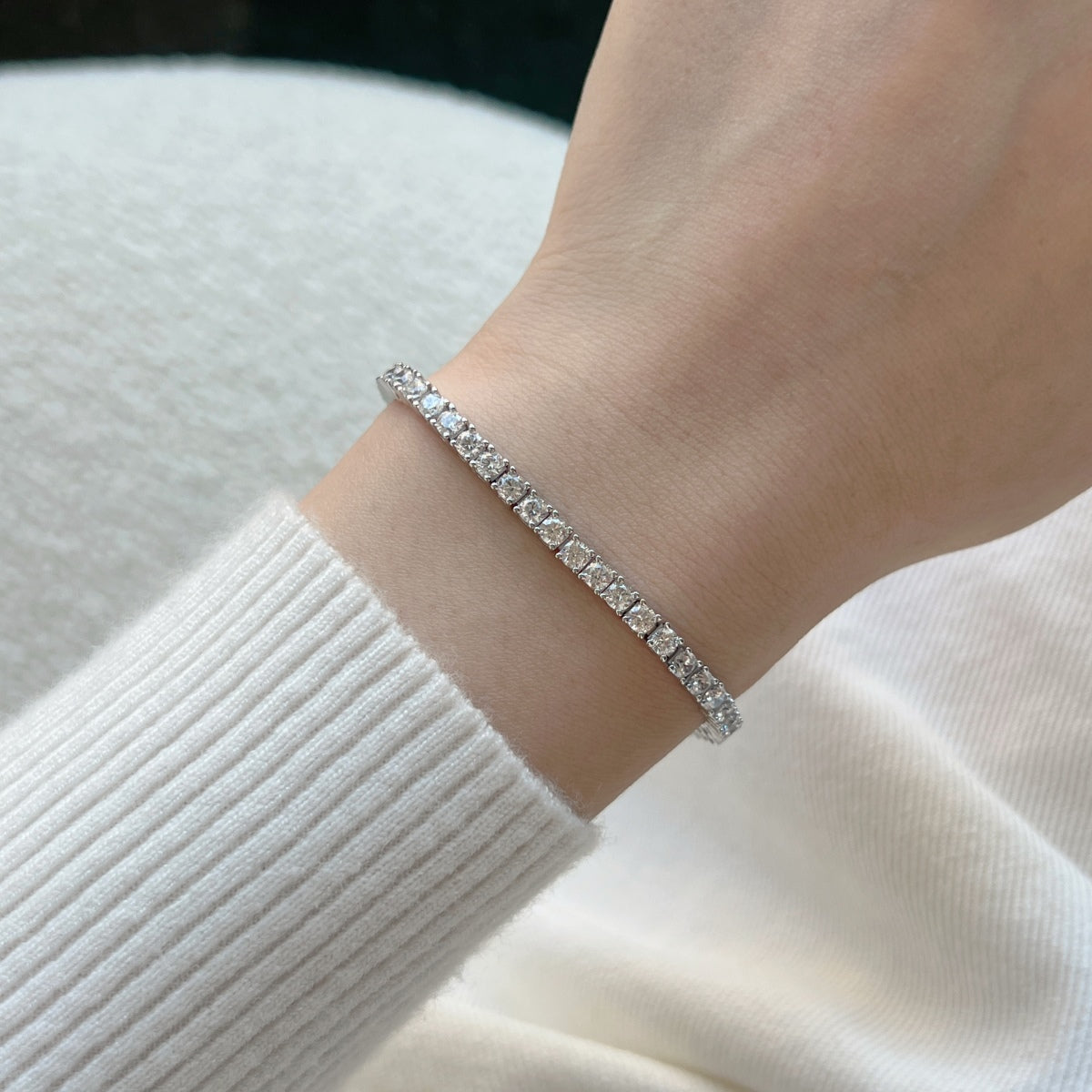 [ORA ]Dainty Charming Round Cut Tennis Bracelet