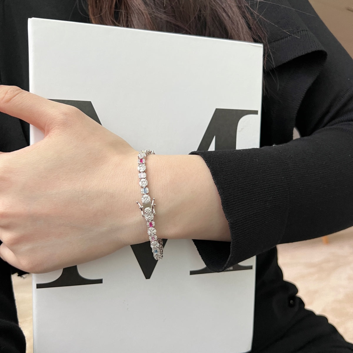 [ORA ]Dazzling Radiant Multi Cut Daily Bracelet