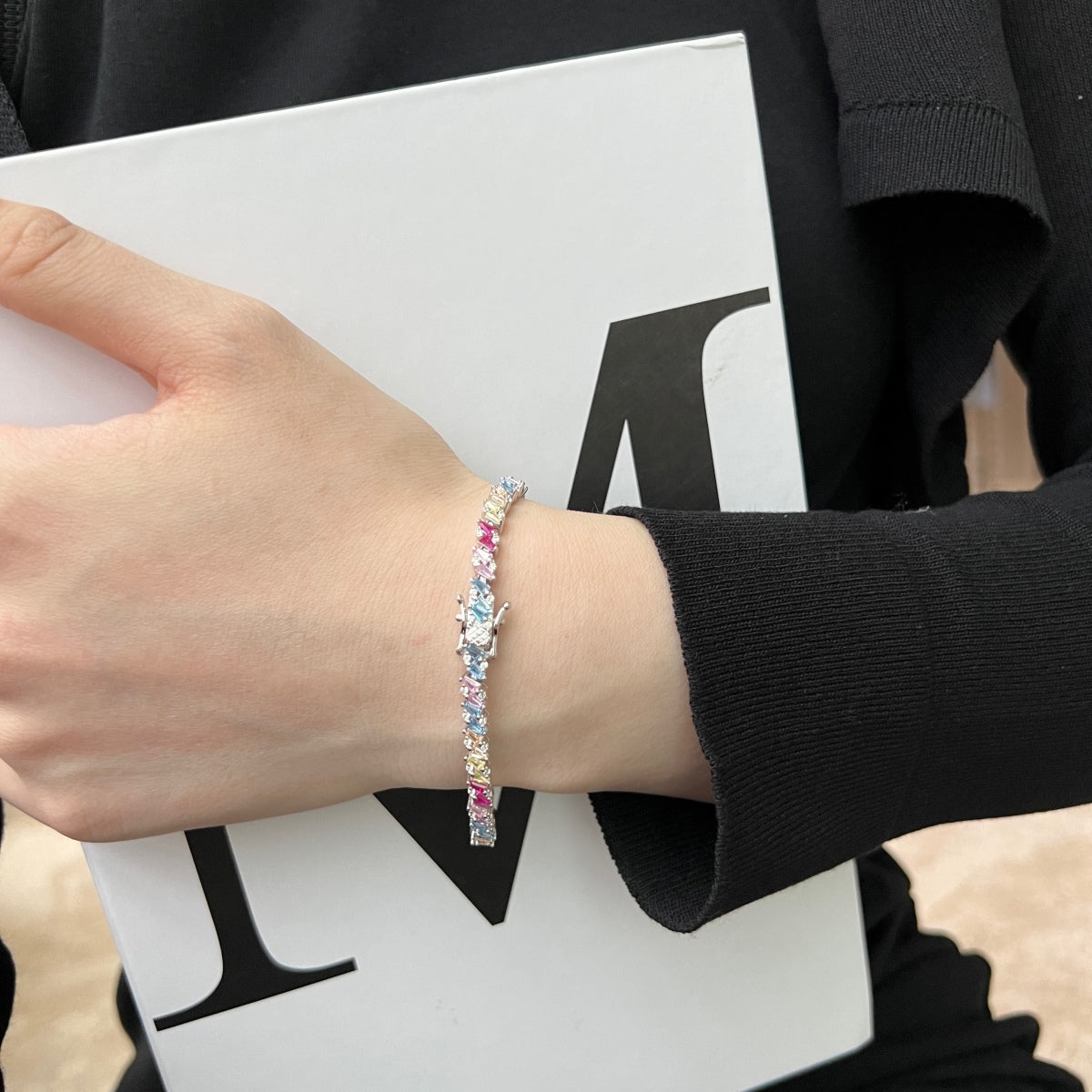 [ORA ]Ornate Sparkling Multi Cut Party Bracelet