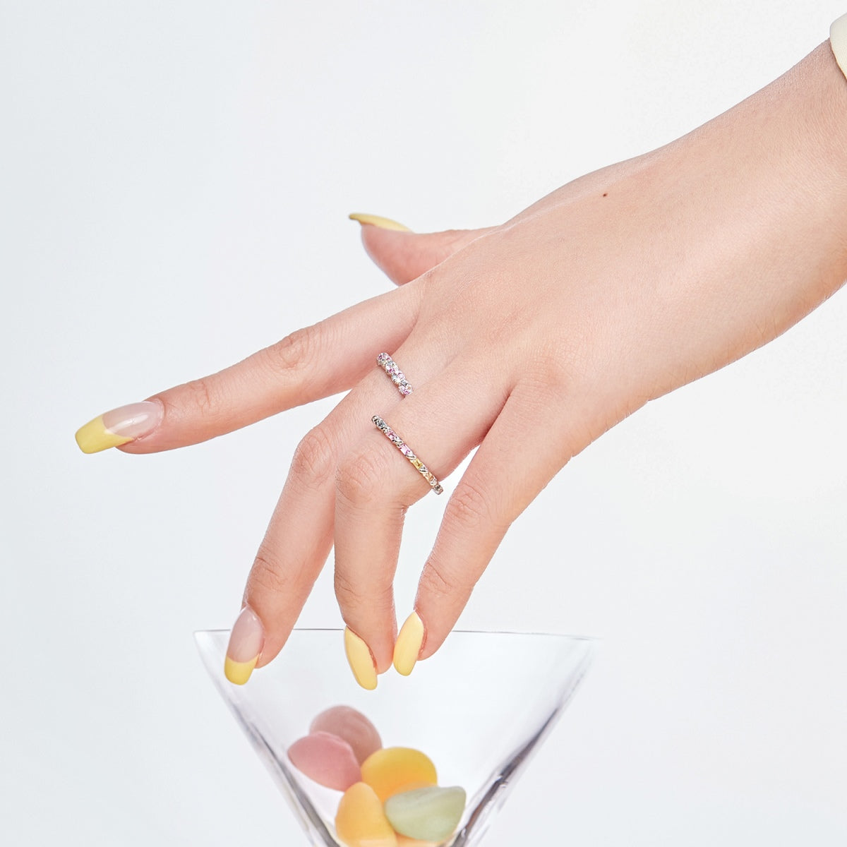 [ORA ]Dainty Ebullient Round Cut Daily Ring