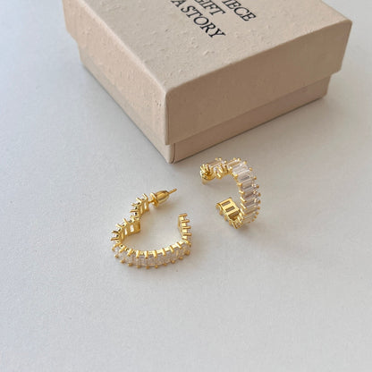 [ORA ]Radiant Heart Cutout Earrings
