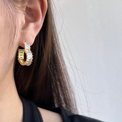 [ORA ]Radiant Heart Cutout Earrings