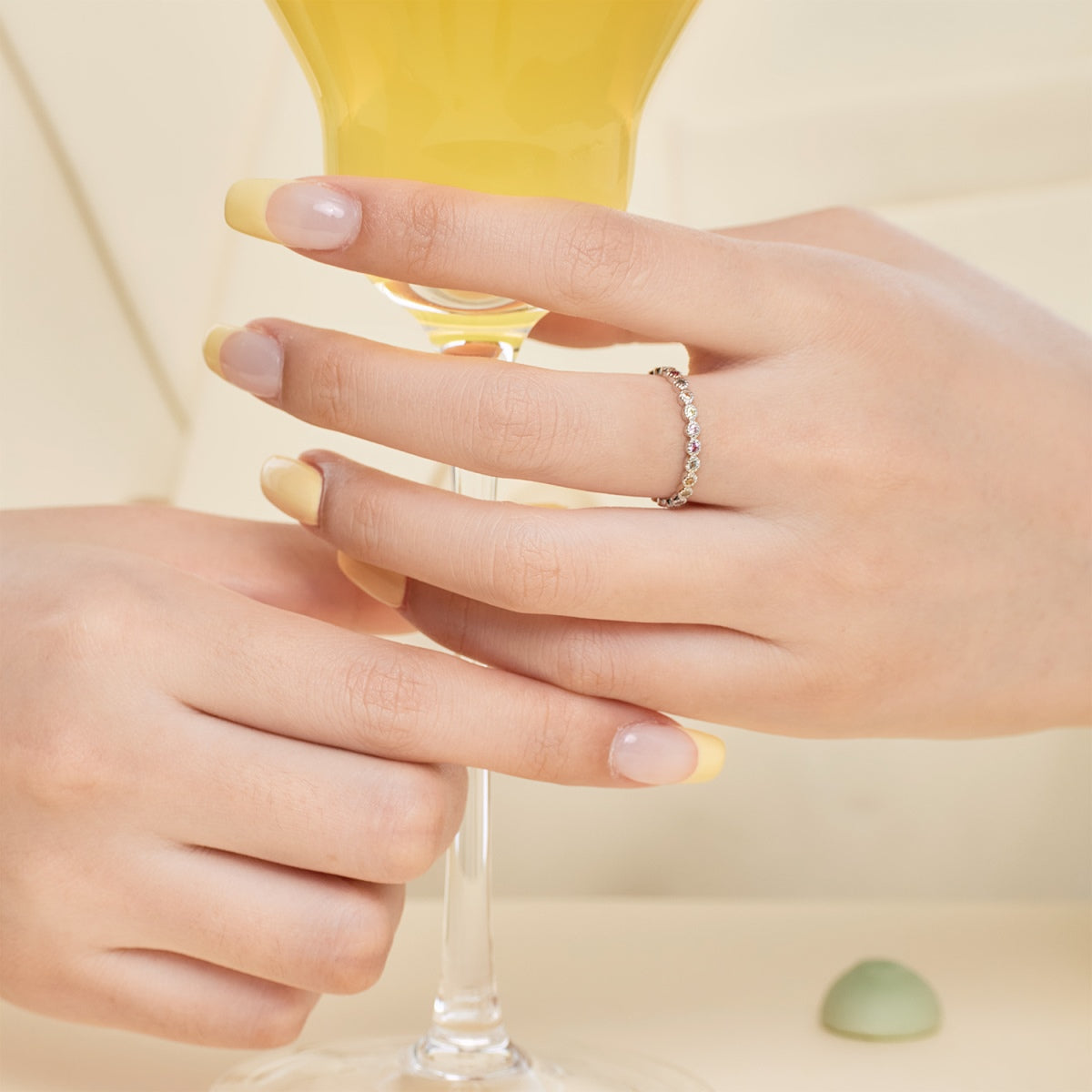 [ORA ]Radiant Sparkling Round Cut Daily Ring