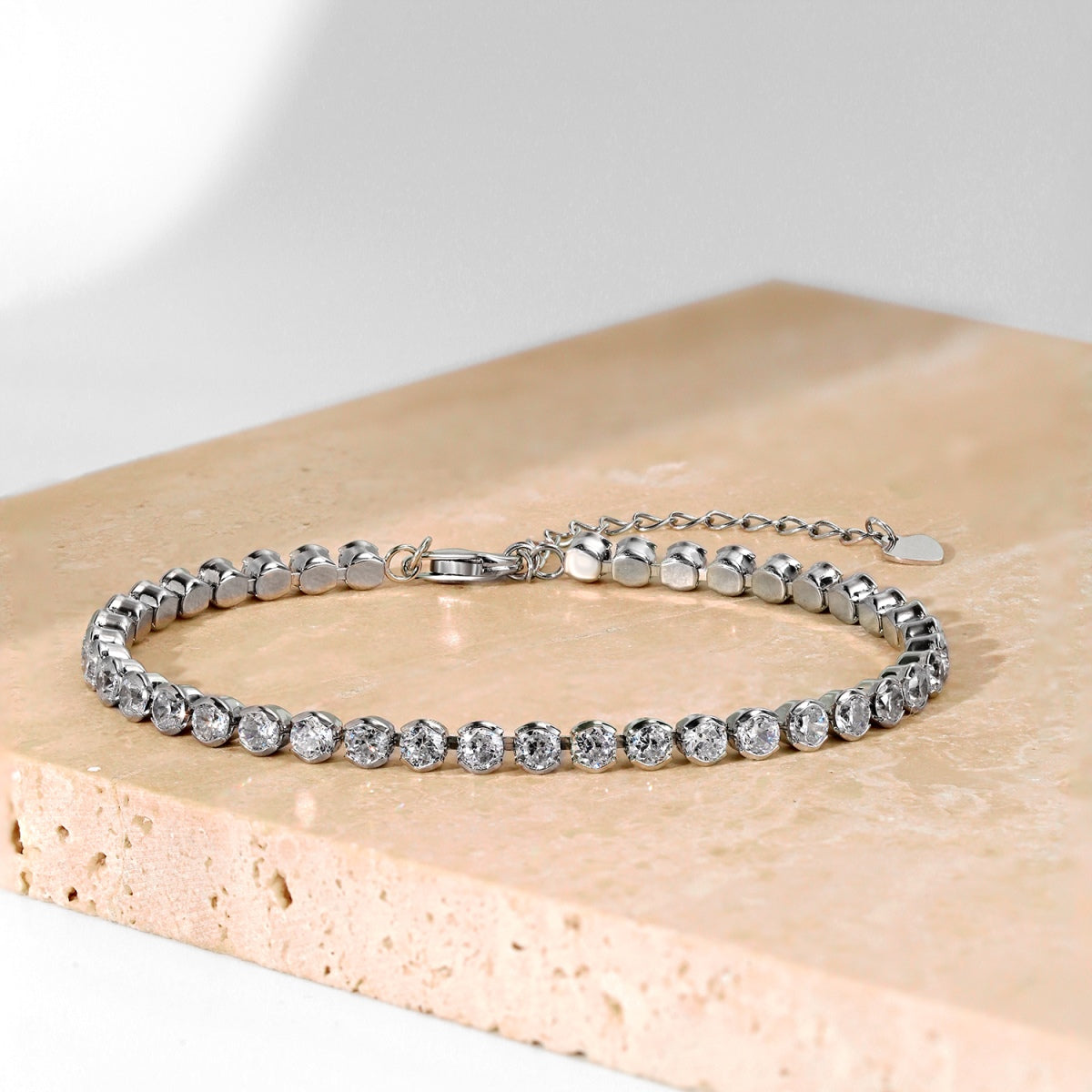 [ORA ]Dazzling Sparkling Round Cut Daily Bracelet