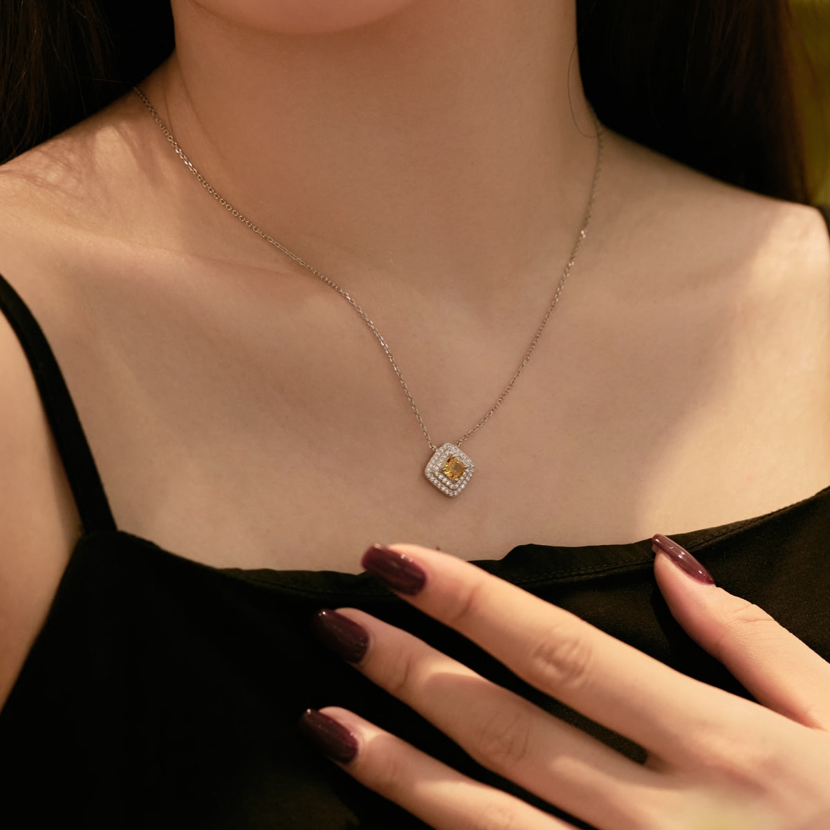 [ORA ]Sparkling Asscher Cut Necklace