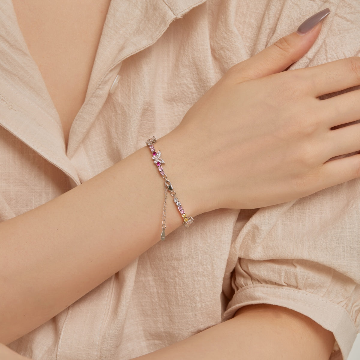 [ORA ]Ornate Colorful Butterfly Shape Round Cut Daily Bracelet