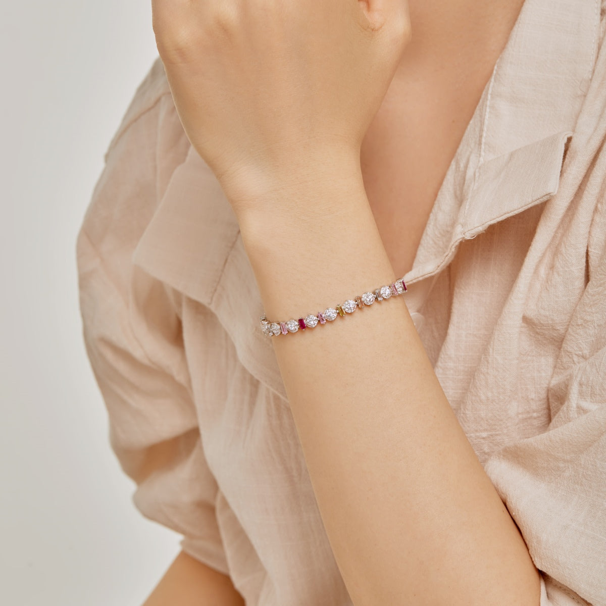 [ORA ]Radiant Colorful Round Shape Daily Bracelet