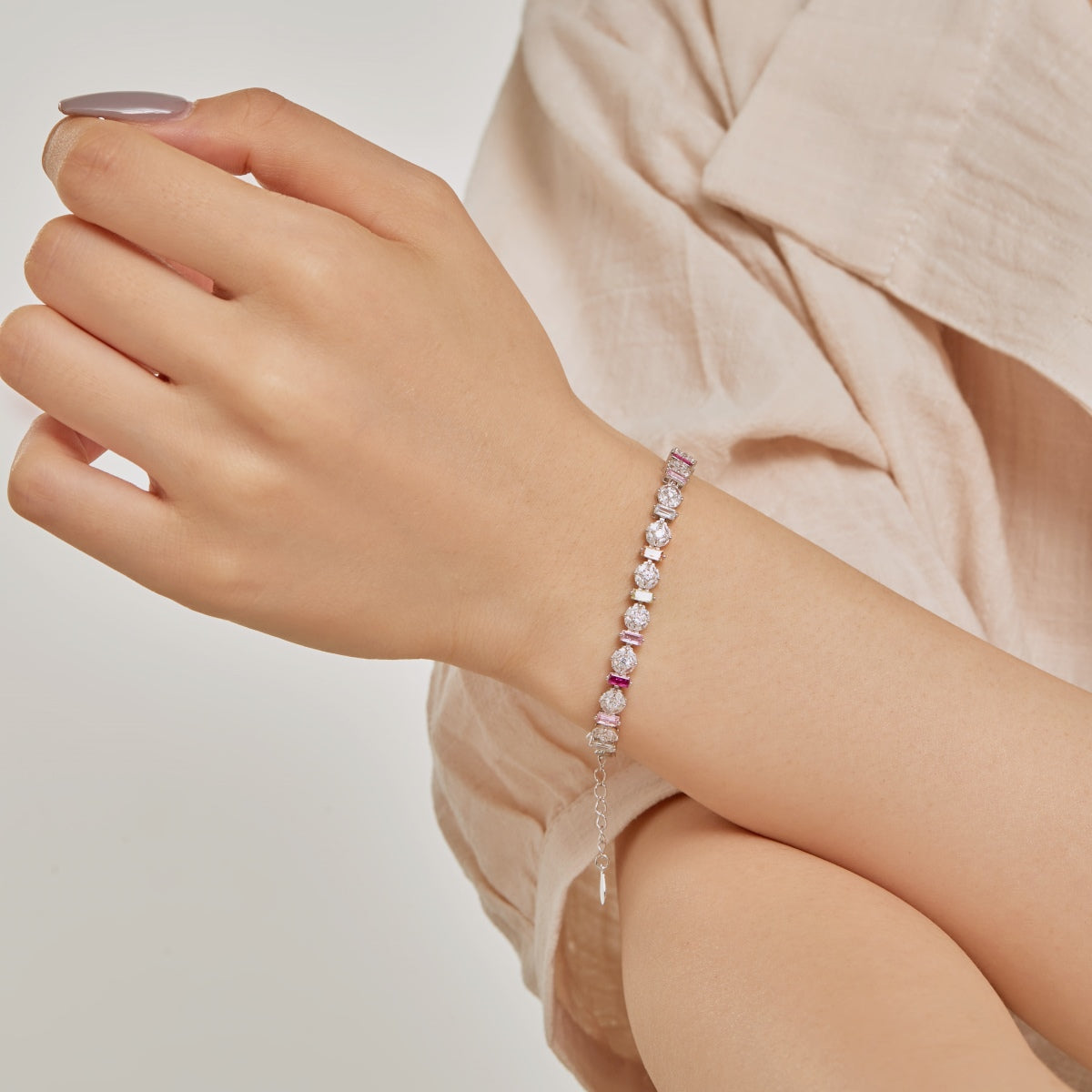 [ORA ]Radiant Colorful Round Shape Daily Bracelet