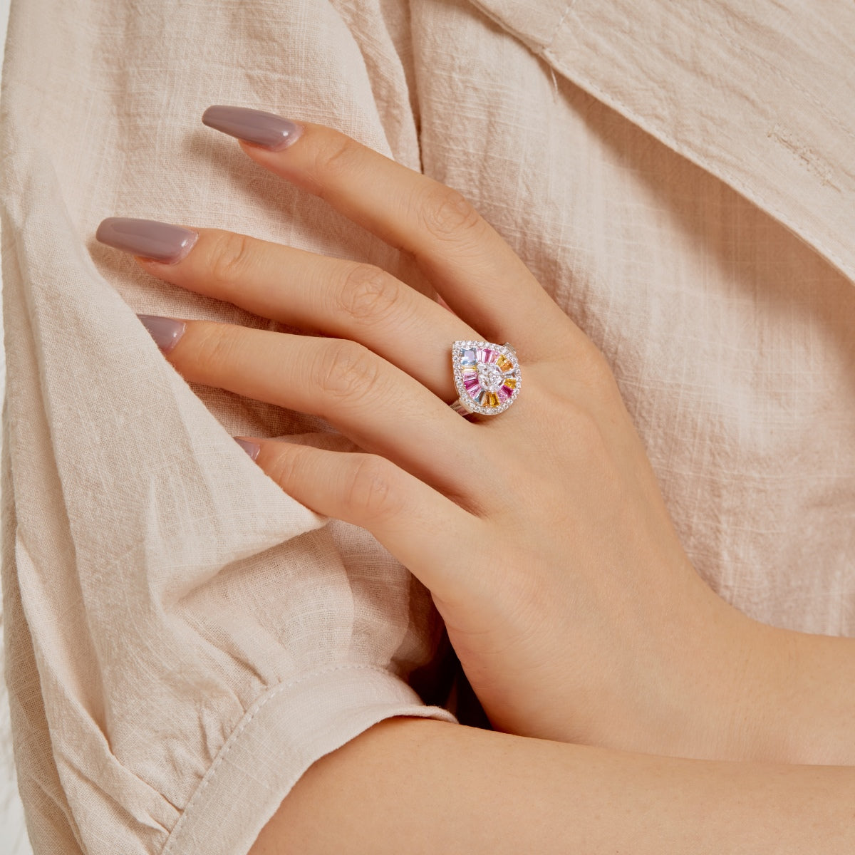 [ORA ]Elegant Colorful Water Drop Shape Banquet Ring