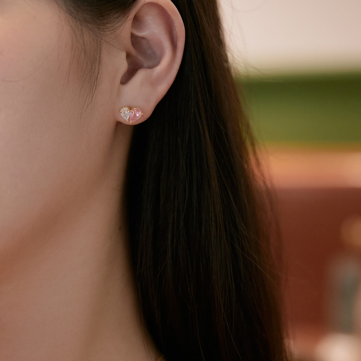 [ORA ]Dazzling Elegant Heart Cut Lover Earrings
