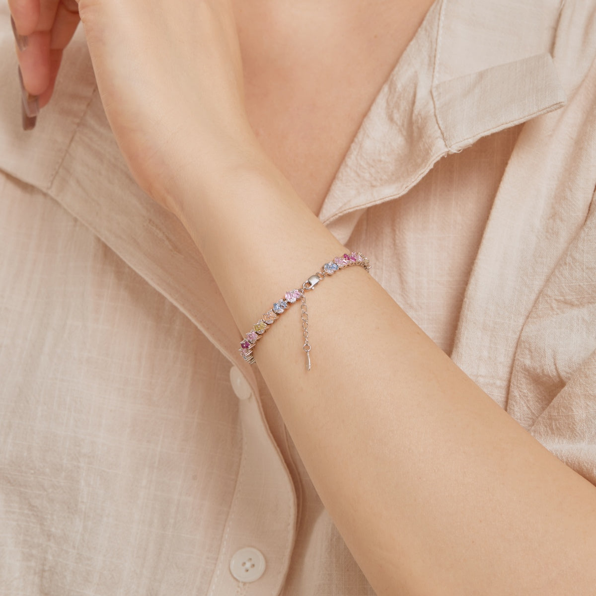 [ORA ]Ornate Colorful Flower Shape Party Bracelet