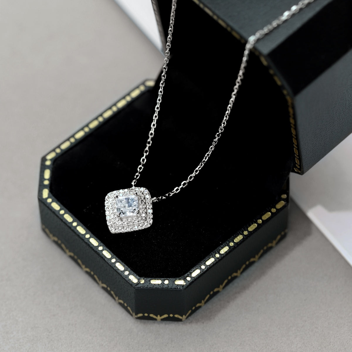 [ORA ]Sparkling Asscher Cut Necklace