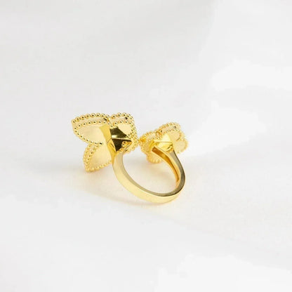 [ORA]LUCKY BETWEEN THE FINGER RING