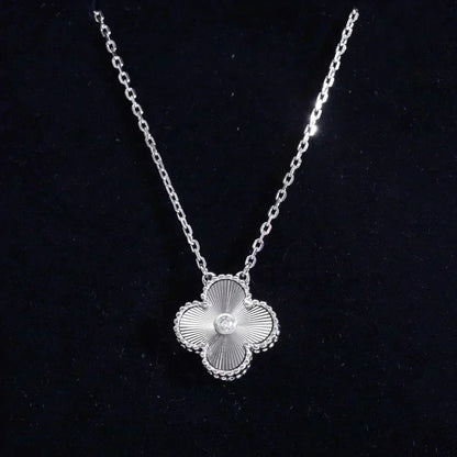 [ORA]CLOVER  15MM DIAMOND LASER NECKLACE SILVER