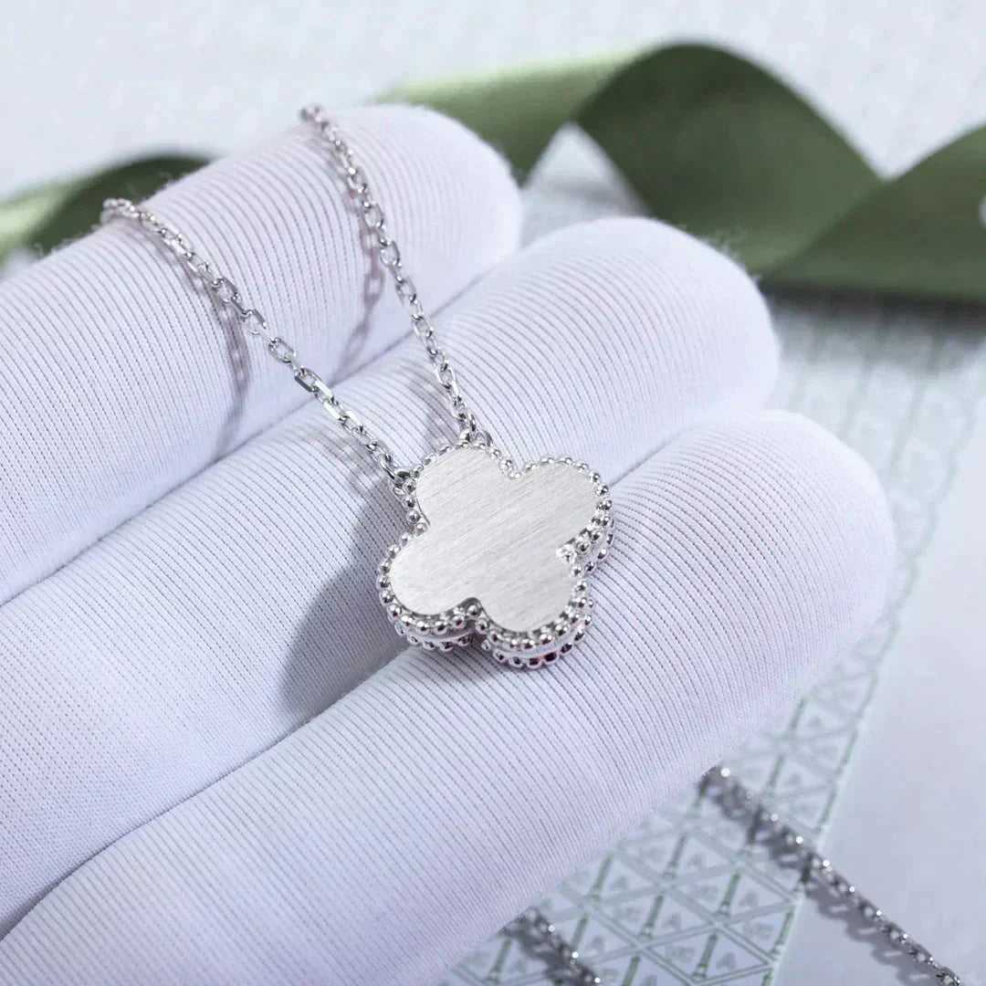 [ORA]CLOVER  15MM DIAMOND LASER NECKLACE SILVER