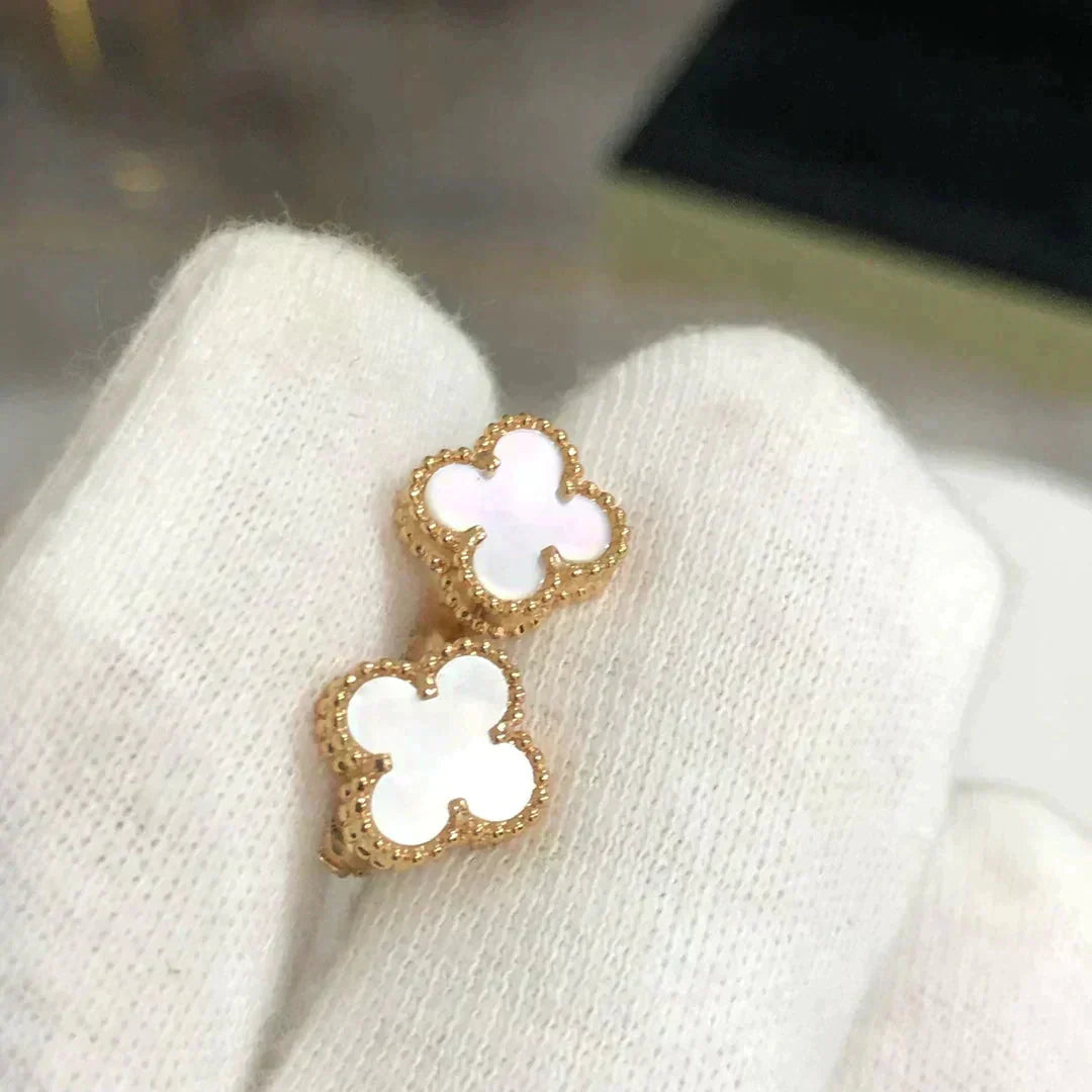 [ORA]CLOVER MINI 9.5MM WHITE MOP EARRINGS