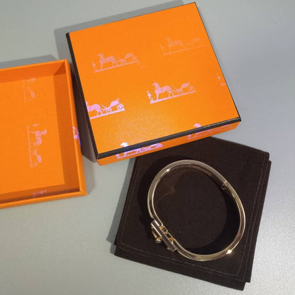 [ORA]H RED BRACELET