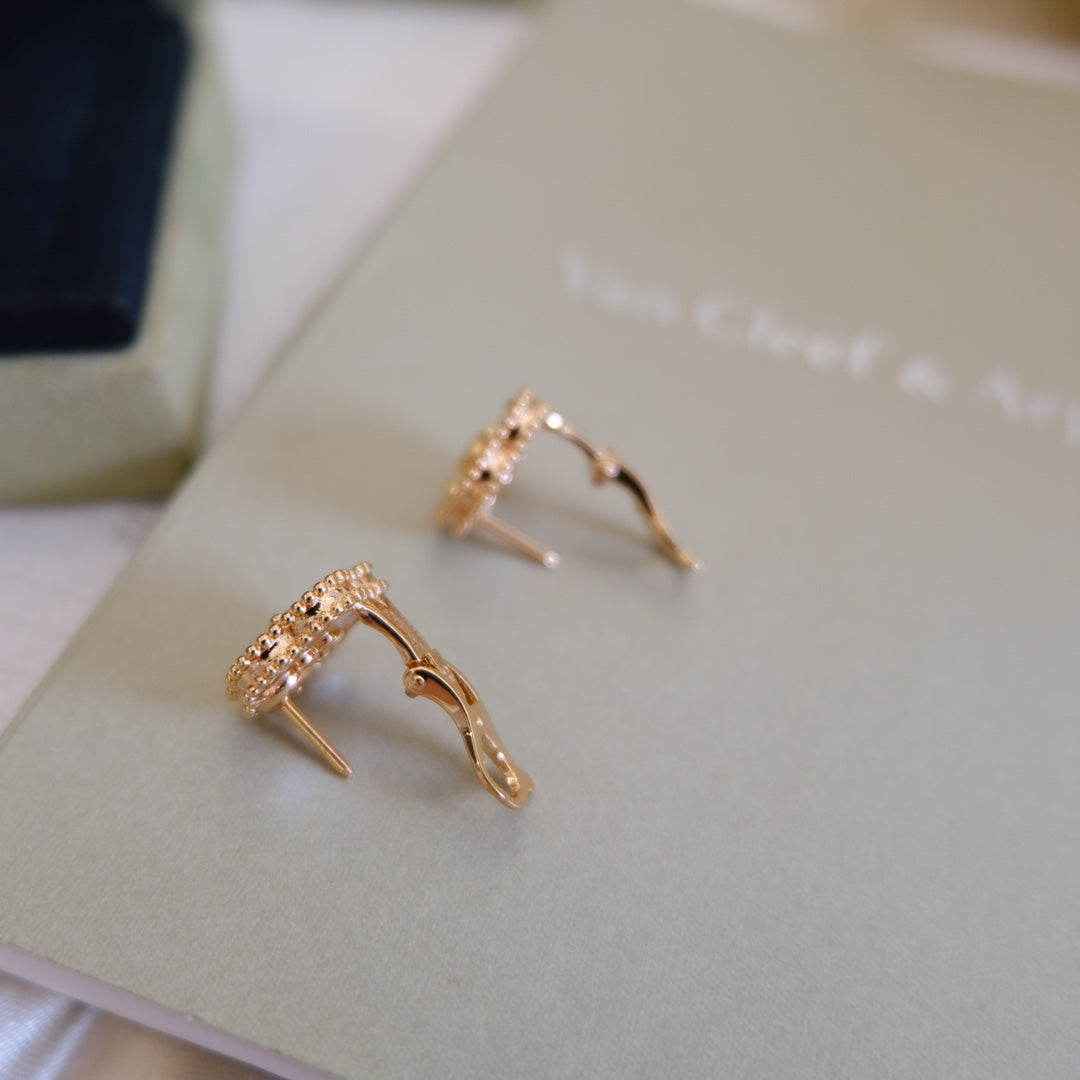 [ORA]LUCKY PINK GOLD WHITE MOP EARRINGS